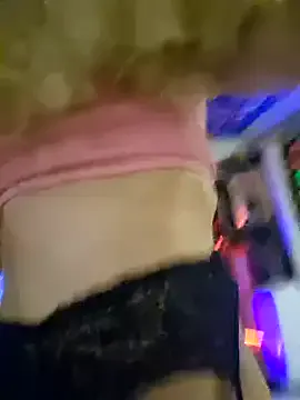 zui_lu – webcam model profile photo Image 13