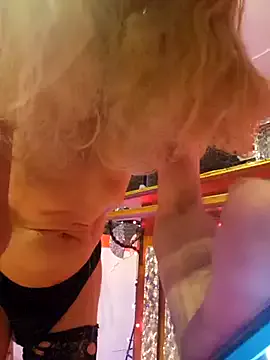 zui_lu – webcam model profile photo Image 5