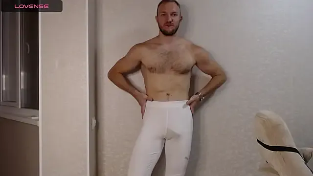 roouse – webcam model profile photo Image 14