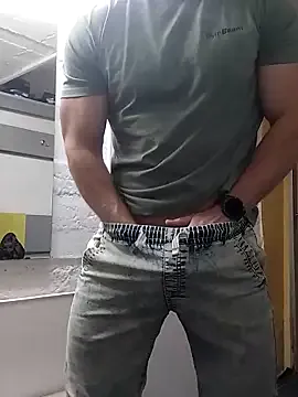 roouse – webcam model profile photo Image 2