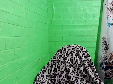 SEXYY_TRANSY_WITH_GIRL – webcam model profile photo Image 5