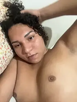 roouse – webcam model profile photo Image 5