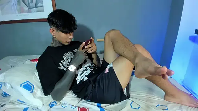  – webcam model profile photo Image 4