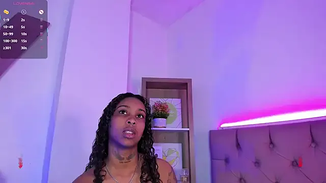 AdrianaAndrade – webcam model profile photo Image 8