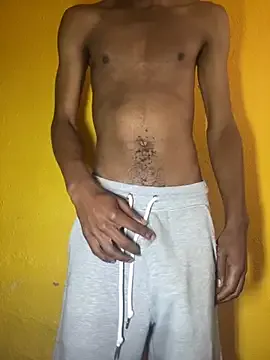 roouse – webcam model profile photo Image 4