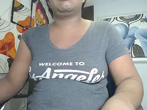 Mia--meow – webcam model profile photo Image 5