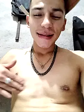  – webcam model profile photo Image 11