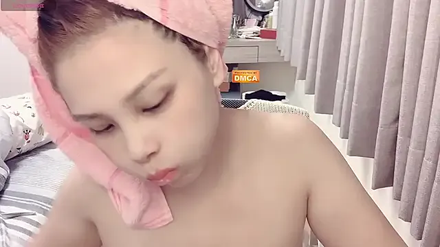 ManuelaMazzone – webcam model profile photo Image 3