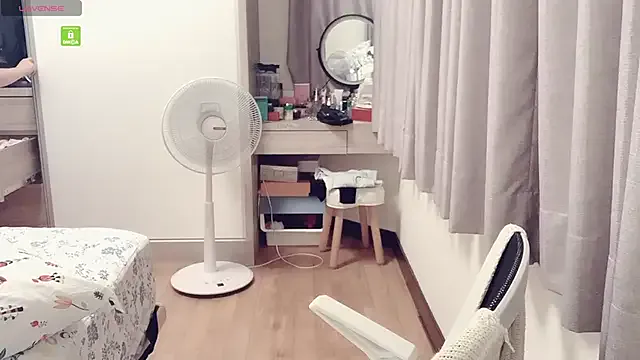 ManuelaMazzone – webcam model profile photo Image 4