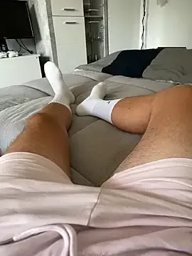 roouse – webcam model profile photo Image 4