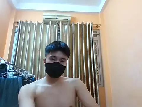 zui_lu – webcam model profile photo Image 4