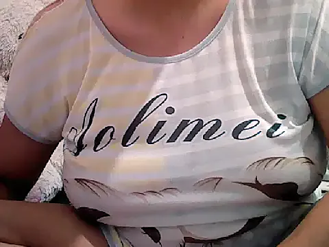 roouse – webcam model profile photo Image 6