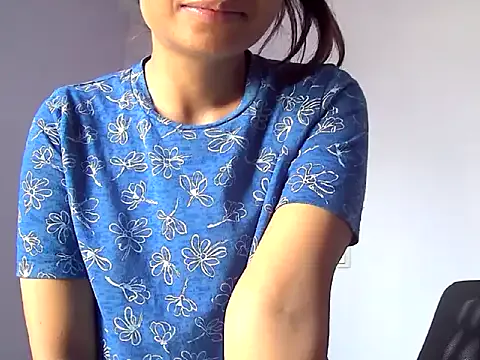 maataaan – webcam model profile photo Image 2