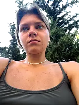 HannaMaison – webcam model profile photo Image 10
