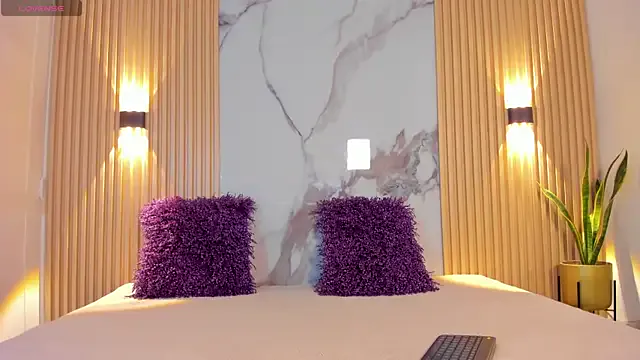 NANA_7 – webcam model profile photo Image 11