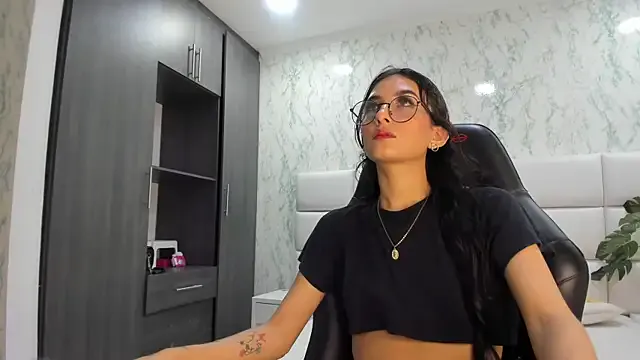 Mia--meow – webcam model profile photo Image 6