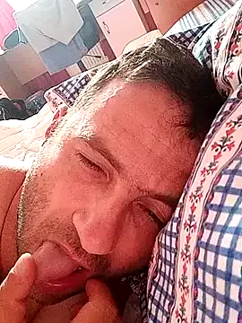 roouse – webcam model profile photo Image 7