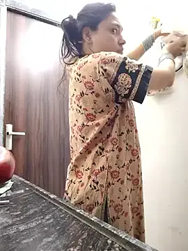 NANA_7 – webcam model profile photo Image 5