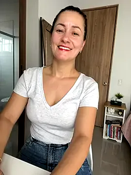 Melissa – webcam model profile photo Image 8