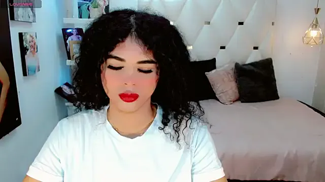  – webcam model profile photo Image 3