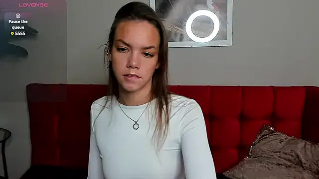 AnniDianna – webcam model profile photo Image 2