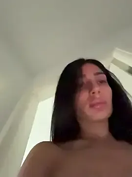 senachinnn – webcam model profile photo Image 11