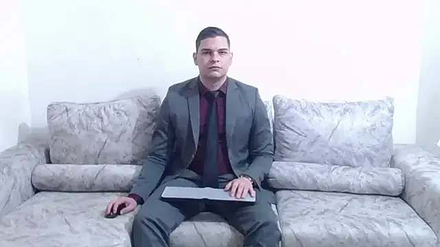 roouse – webcam model profile photo Image 12