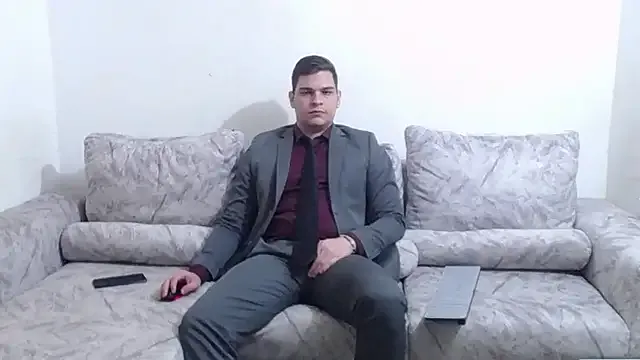 roouse – webcam model profile photo Image 14