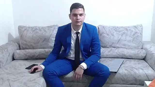 roouse – webcam model profile photo Image 19