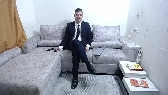 roouse – webcam model profile photo Image 3