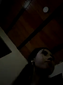 roouse – webcam model profile photo Image 10