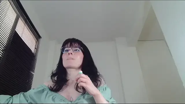 _MiaQueen_ – webcam model profile photo Image 5