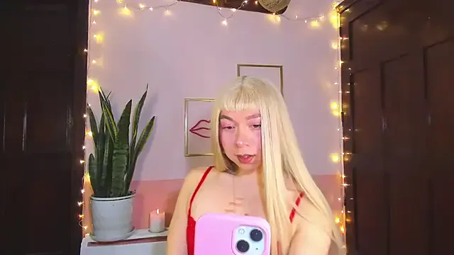 Yui-Ch – webcam model profile photo Image 9