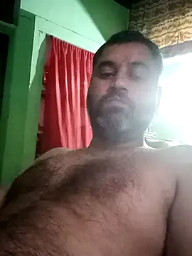 roouse – webcam model profile photo Image 2