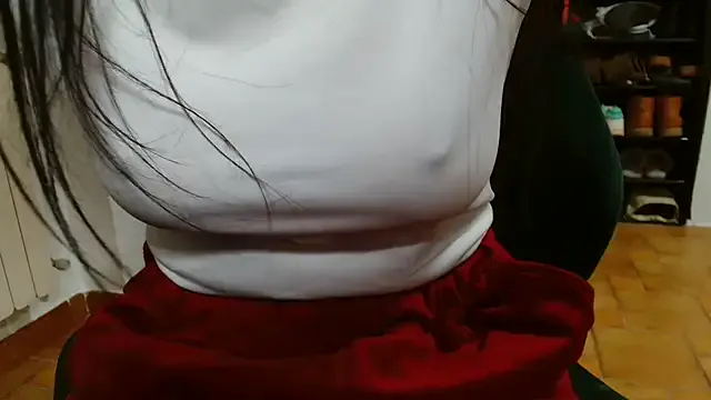 roouse – webcam model profile photo Image 2