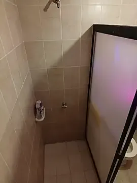 _Alicee_1 – webcam model profile photo Image 2