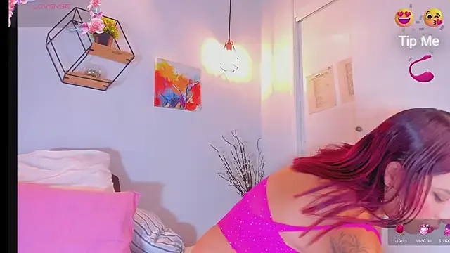 roouse – webcam model profile photo Image 9