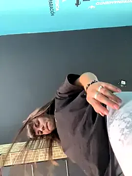 zui_lu – webcam model profile photo Image 9