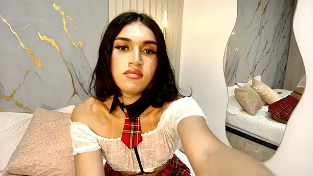  – webcam model profile photo Image 4