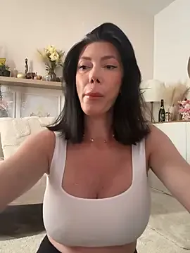 KhloeClark – webcam model profile photo Image 19