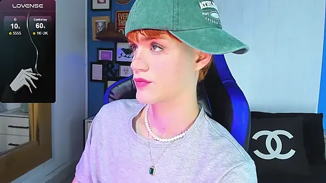 _Alicee_1 – webcam model profile photo Image 10