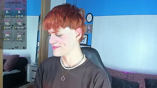 _Alicee_1 – webcam model profile photo Image 2