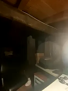 roouse – webcam model profile photo Image 12