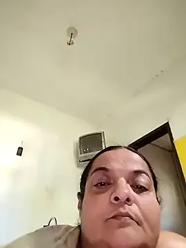 841_yayoi – webcam model profile photo Image 2