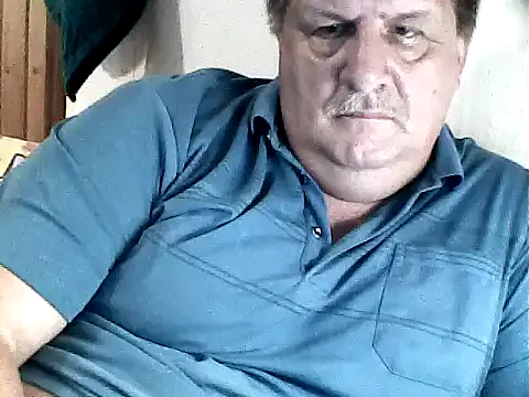roouse – webcam model profile photo Image 12