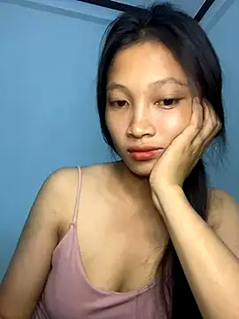 roouse – webcam model profile photo Image 10