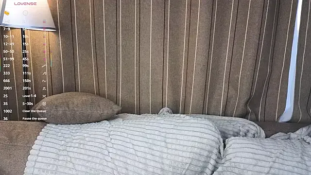 TianaBeacker – webcam model profile photo Image 2