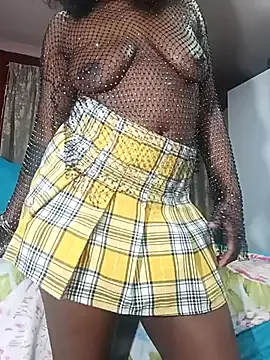 roouse – webcam model profile photo Image 5