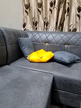 GouGou-111 – webcam model profile photo Image 3