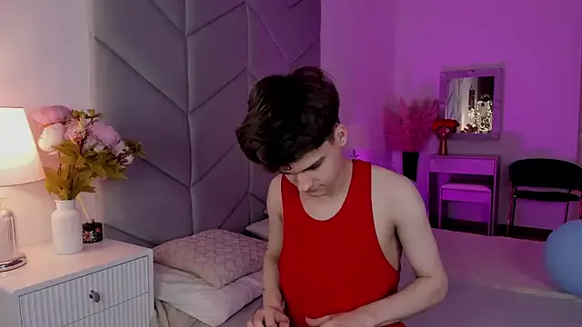 Yui-Ch – webcam model profile photo Image 11